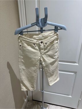 Wrangler Off-White Denim Cropped Jeans with Leather Patch